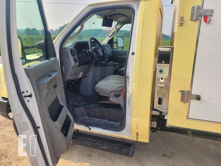 2018-ford-e450-image-18