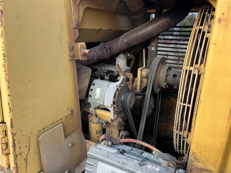 caterpillar-953-image-17