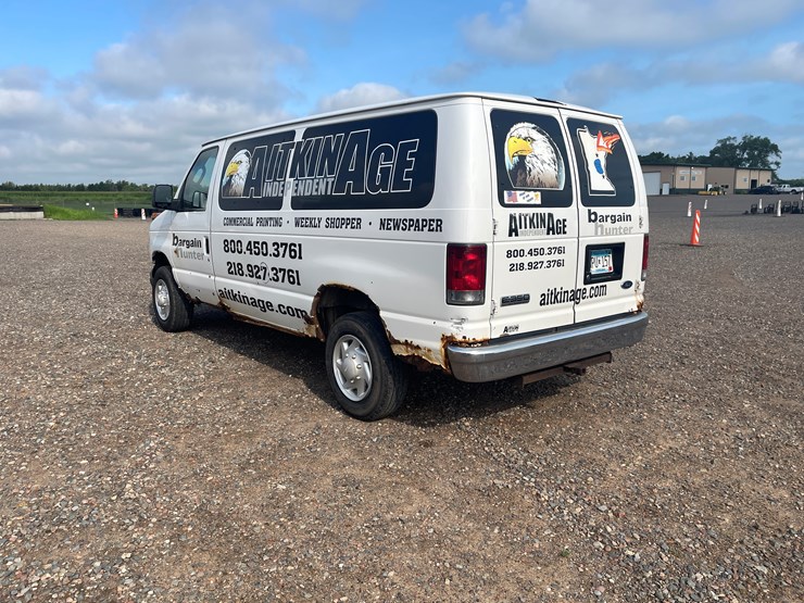 2006-ford-e350-xlt-image-3