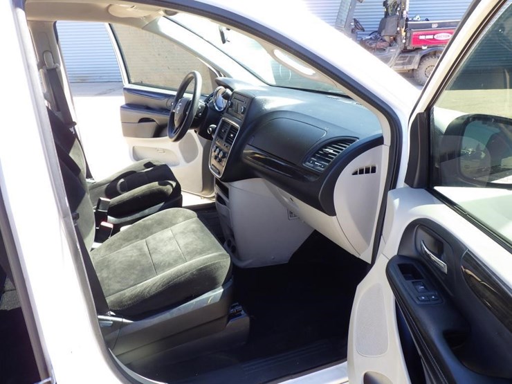 2013-dodge-grand-caravan-image-6