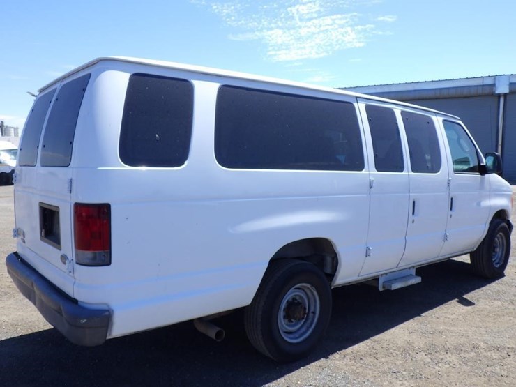 2007-ford-econoline-350-image-3
