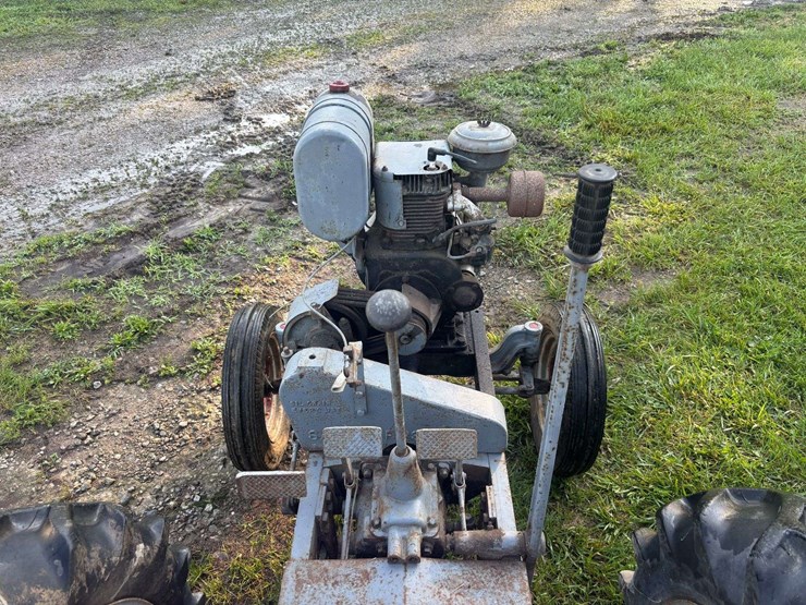 gibson-aeh-garden-tractor-image-50