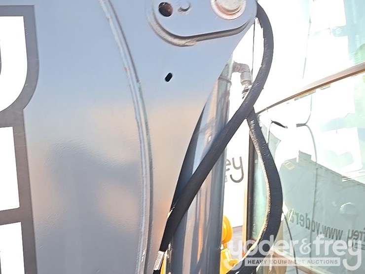 2019-deere-310l-image-55