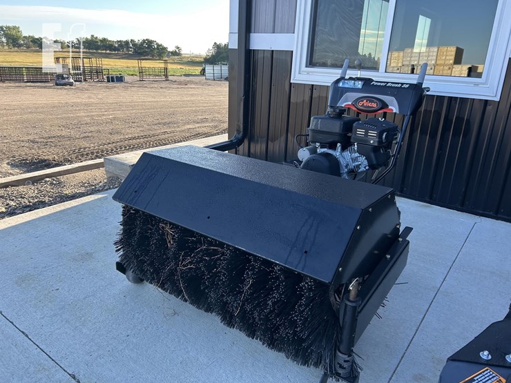 ariens-36"-power-brush-image-1