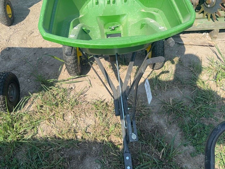 john-deere-130-image-1