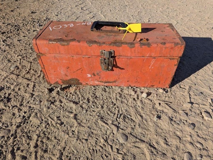 toolbox-w/-tools-image-1