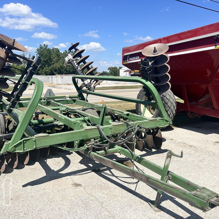 JOHN DEERE 230