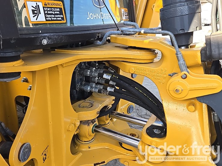 2019-deere-310l-image-36