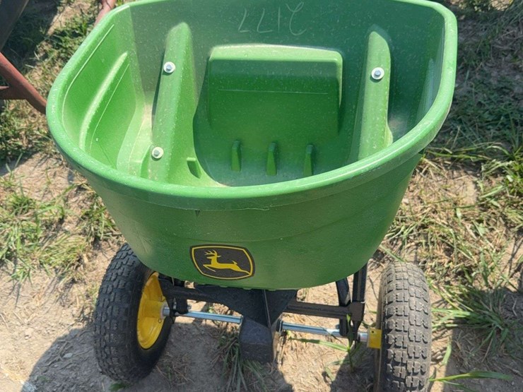 john-deere-130-image-2