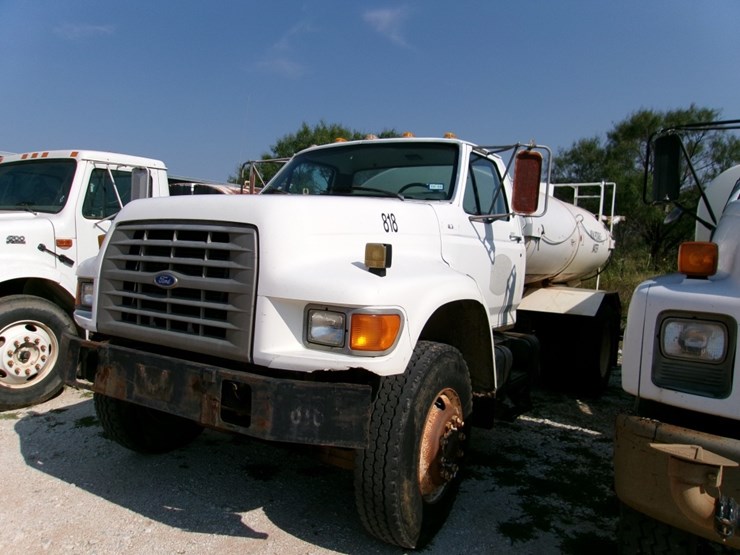 1995-ford-800-image-1