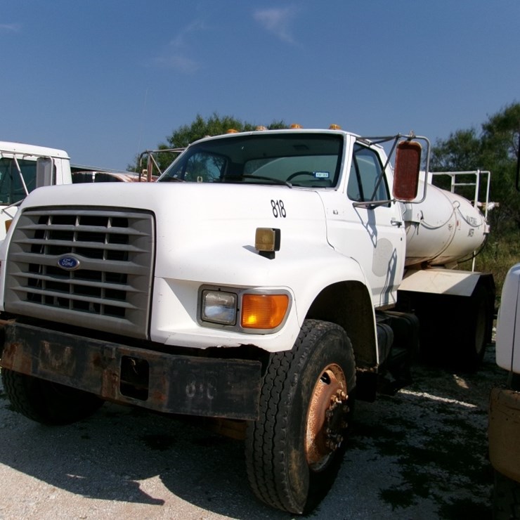 1995 FORD 800