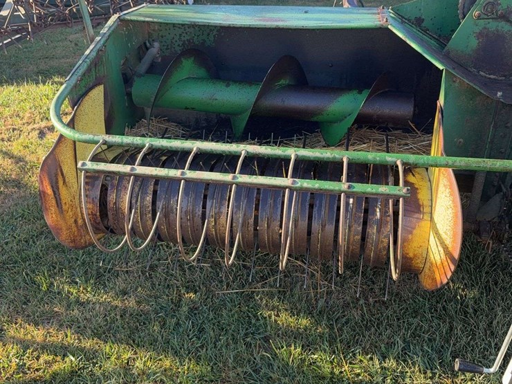 john-deere-24t-image-3