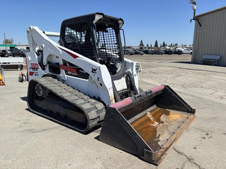 2017-bobcat-t740-image-2