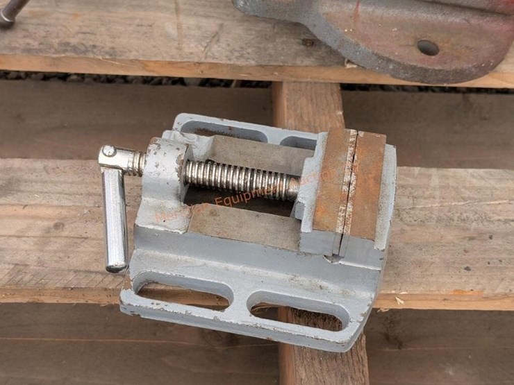 5--assorted-vises-image-5