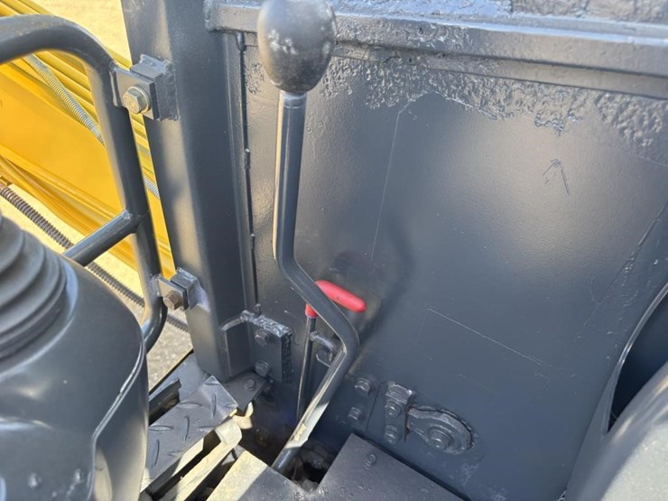 komatsu-pc12-image-21