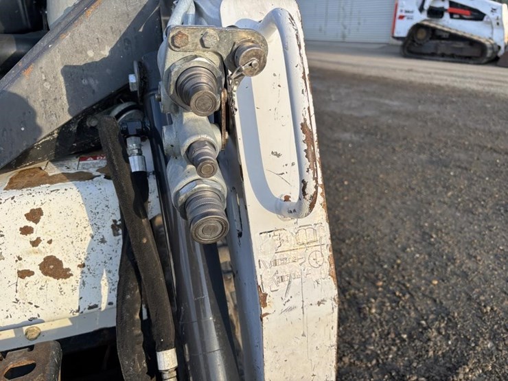 2018-bobcat-t450-image-13