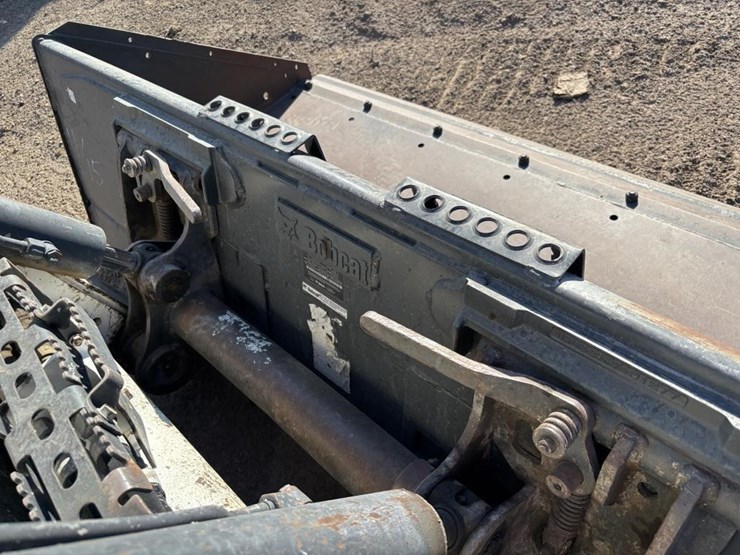 2019-bobcat-t740-image-11