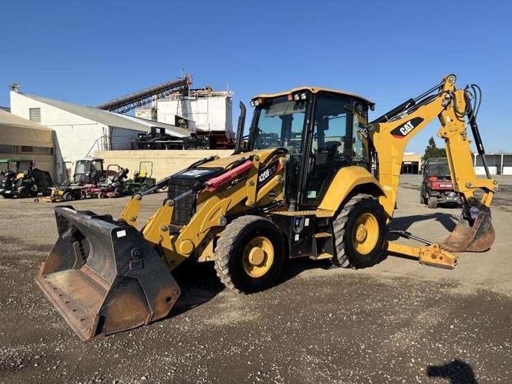 2018-caterpillar-420f2-it-image-1