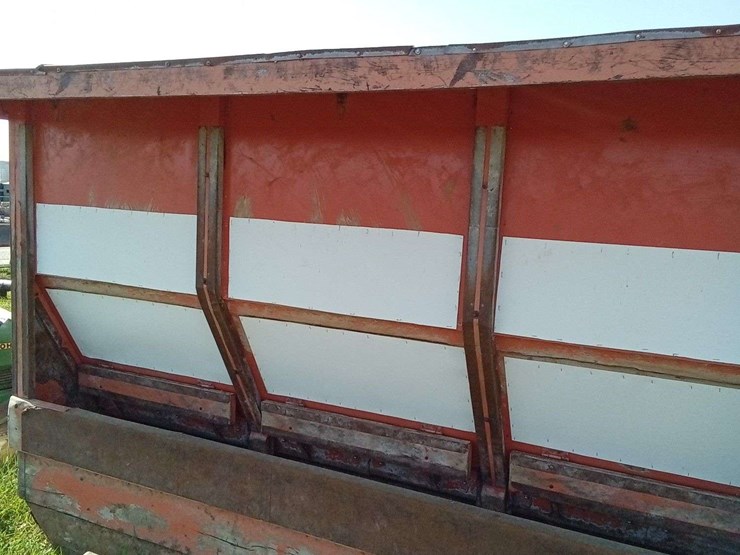 4-ton-smidley-cattle-feeder-image-5