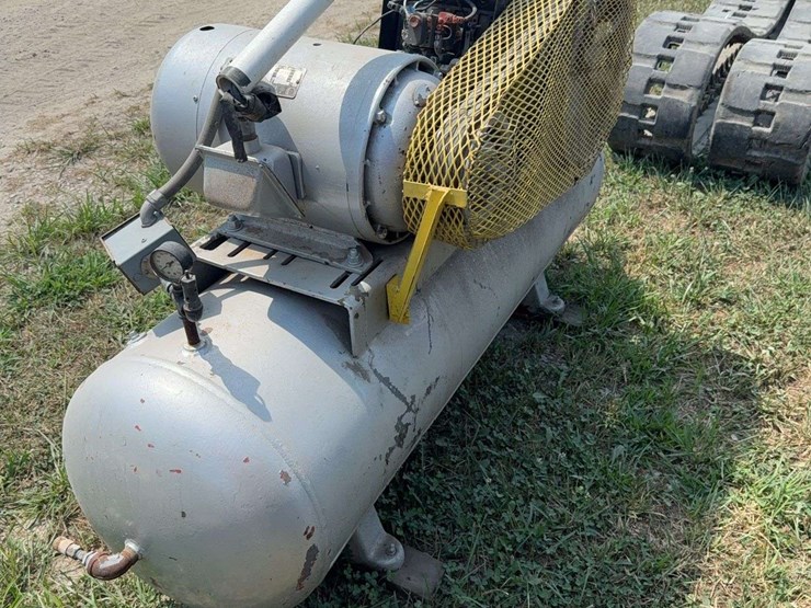 60-gallon-air-compressor-image-3