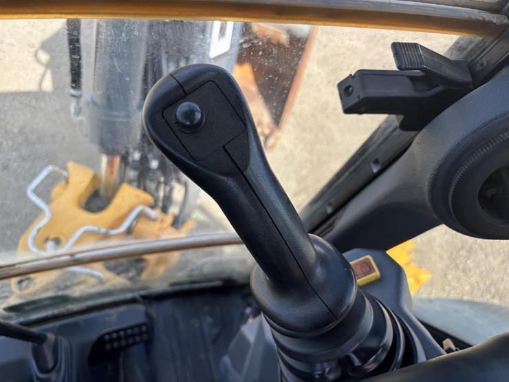 2020-deere-310l-ep-image-45