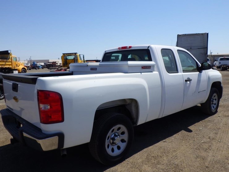 2013-chevrolet-1500-image-3