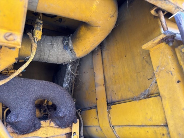 1991-deere-670b-image-53
