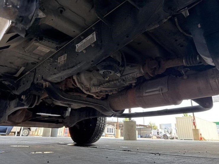 2012-ford-f350-image-25