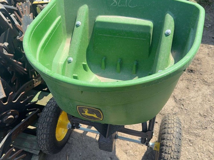 john-deere-130-image-2