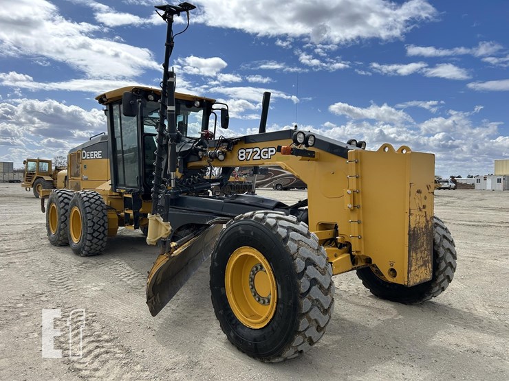 2018-deere-872gp-image-3