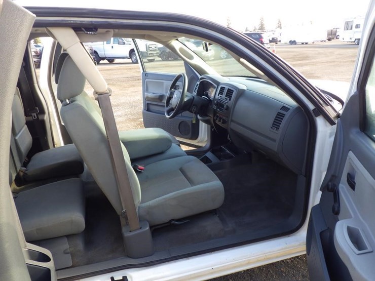 2005-dodge-dakota-image-6