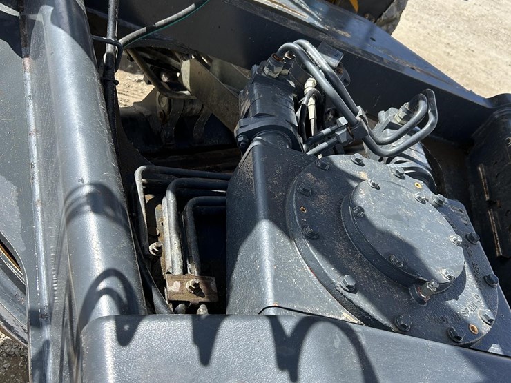 2018-deere-872gp-image-42