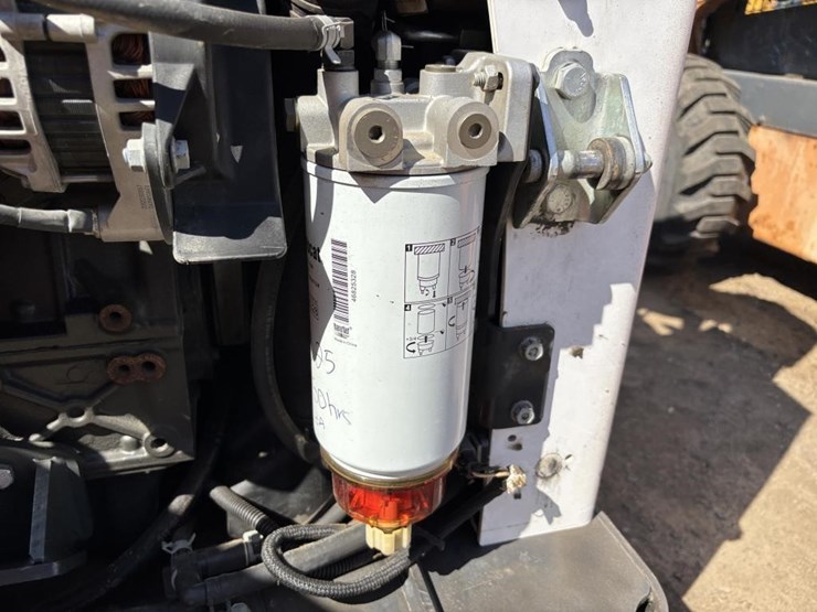 2021-bobcat-s740-image-35