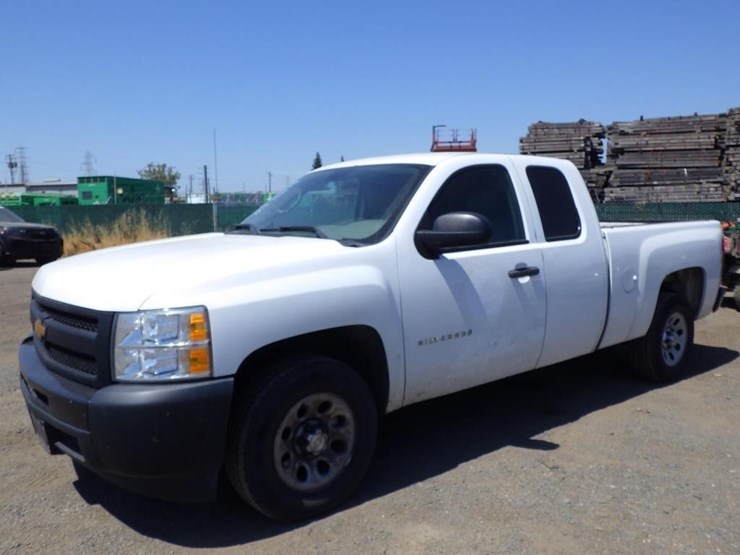 2013-chevrolet-1500-image-1