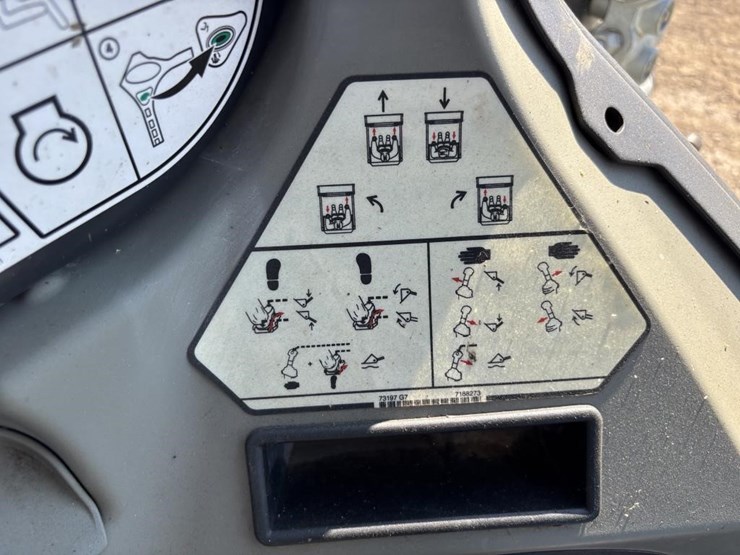 2022-bobcat-t450-image-21