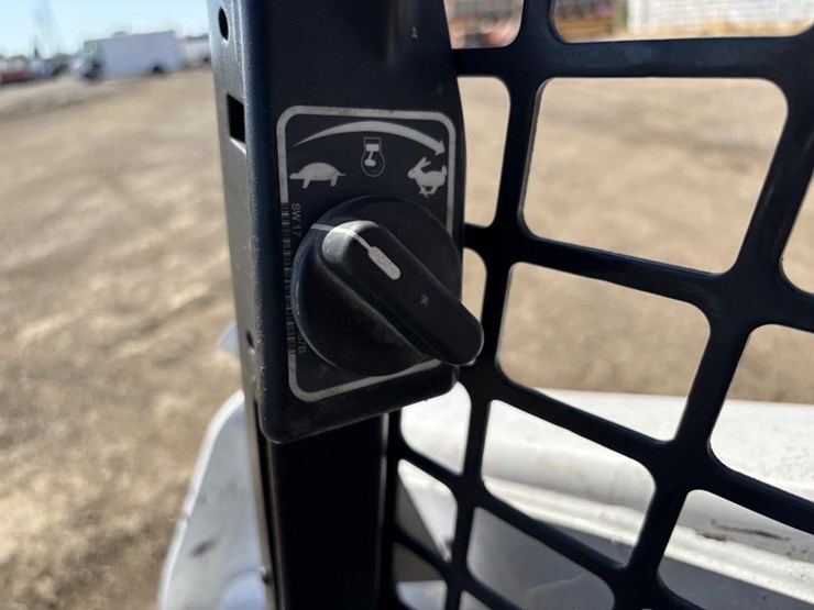 2021-bobcat-s740-image-24