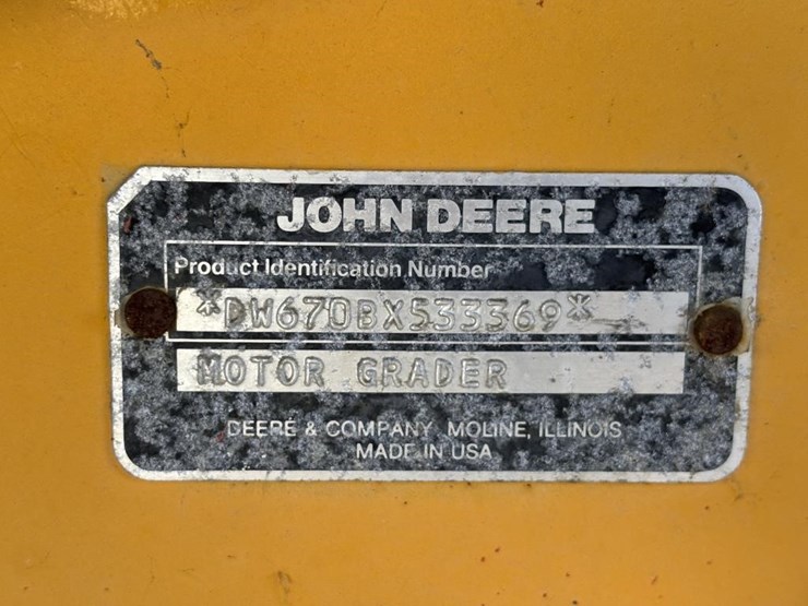 1991-deere-670b-image-68
