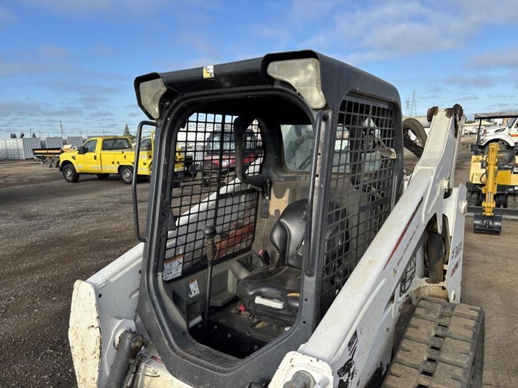 2016-bobcat-t590-image-18