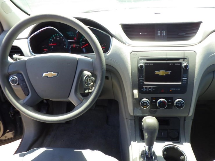 2017-chevrolet-traverse-image-10
