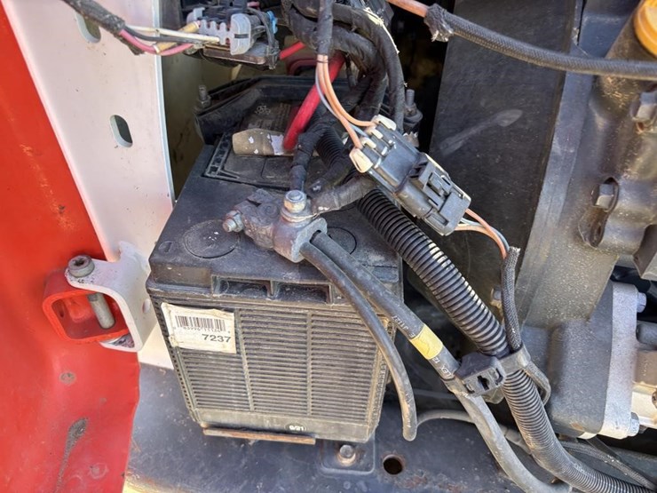 2019-bobcat-t740-image-30