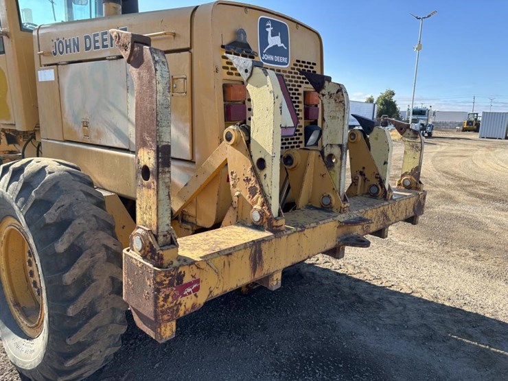 1991-deere-670b-image-21