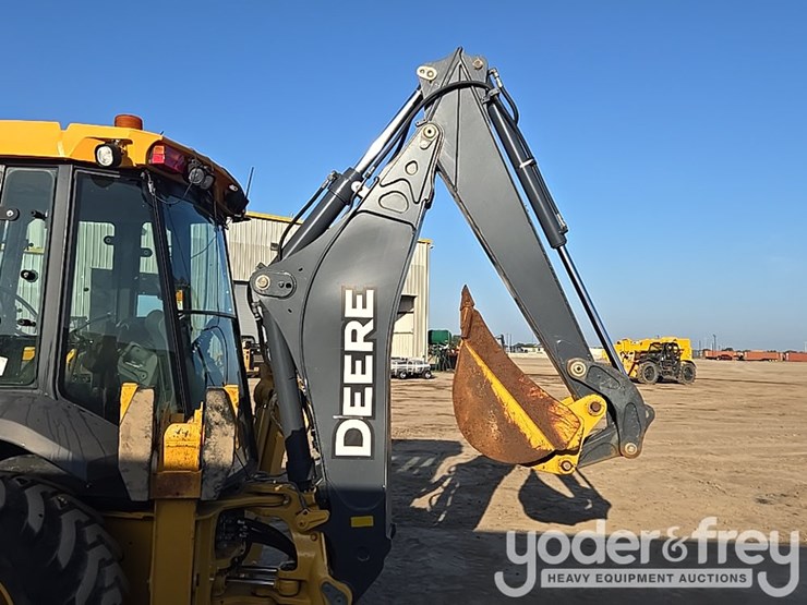 2019-deere-310l-image-43
