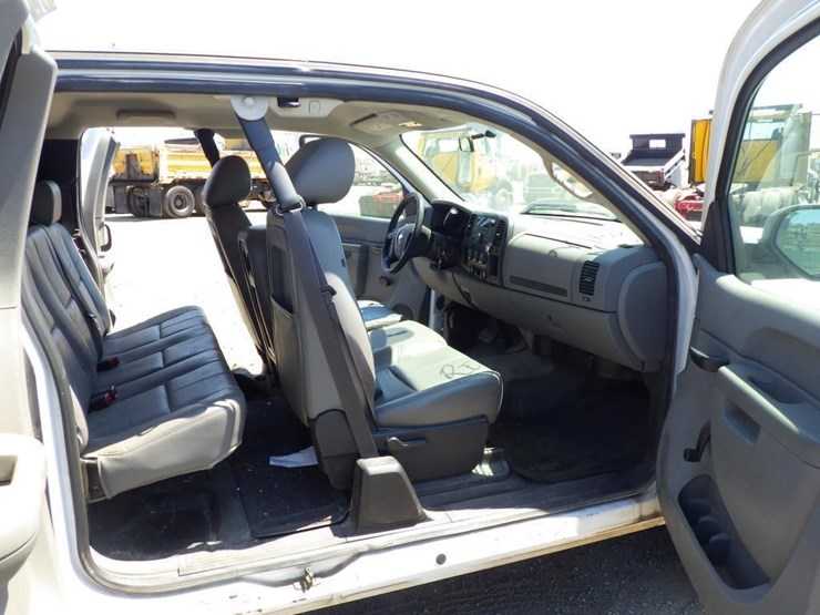 2013-chevrolet-1500-image-6