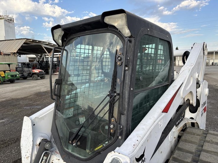 2019-bobcat-t740-image-18