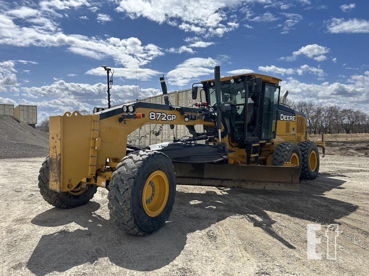 2018-deere-872gp-image-1