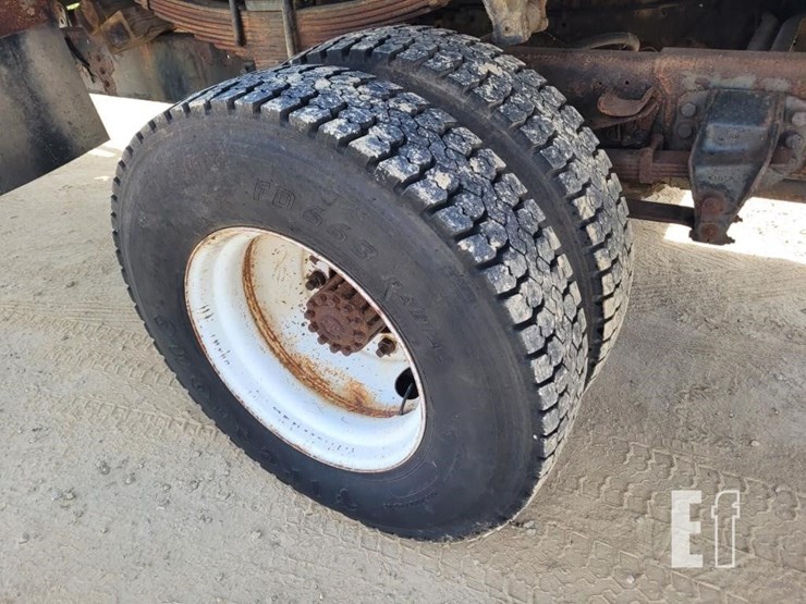 ford-f700-image-6