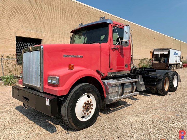 2011-western-star-4900-image-1