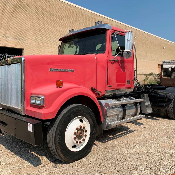 2011 WESTERN STAR 4900
