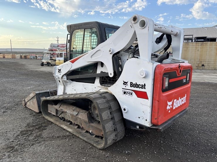 2019-bobcat-t740-image-4
