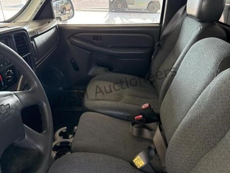 2006-chevrolet-silverado-1500-image-19